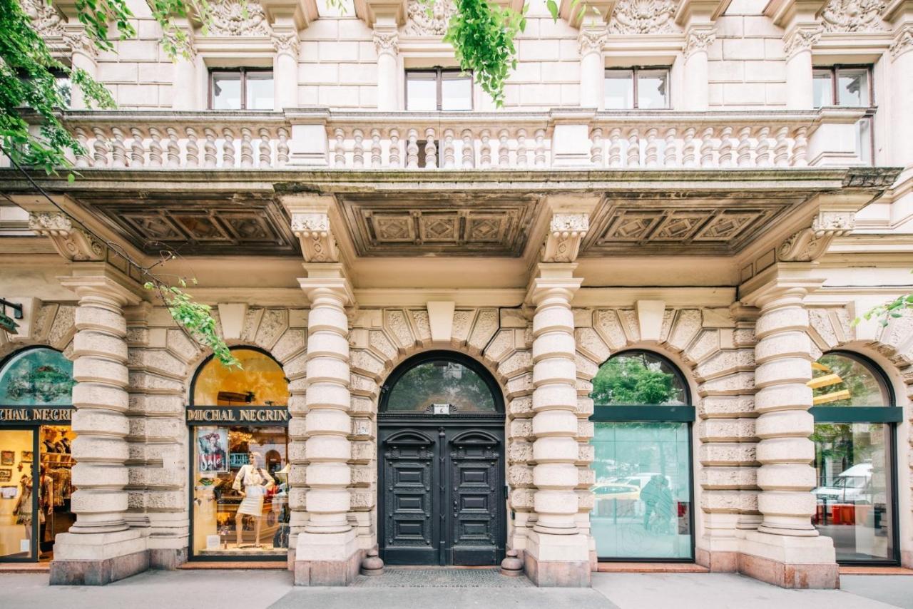Ferienwohnung Enzo Capo Jacuzzi Andrassy Budapest Exterior foto
