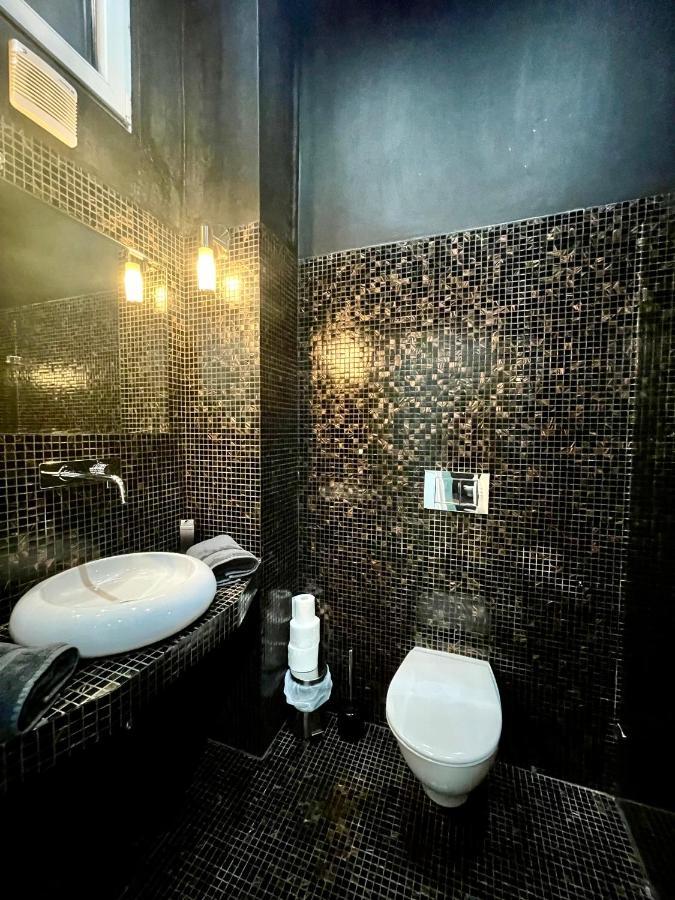 Ferienwohnung Enzo Capo Jacuzzi Andrassy Budapest Exterior foto