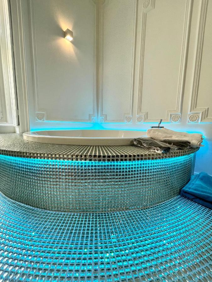 Ferienwohnung Enzo Capo Jacuzzi Andrassy Budapest Exterior foto